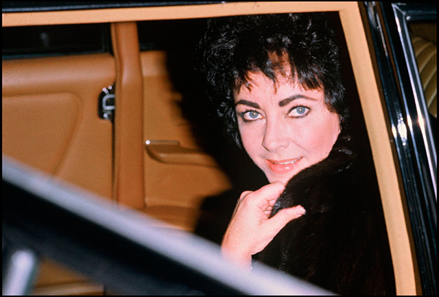 Элизабет Тейлор, 1979 "Папарацци! Фотографы, звезды и художники": новая выставка во Франкфурте (фото 3)