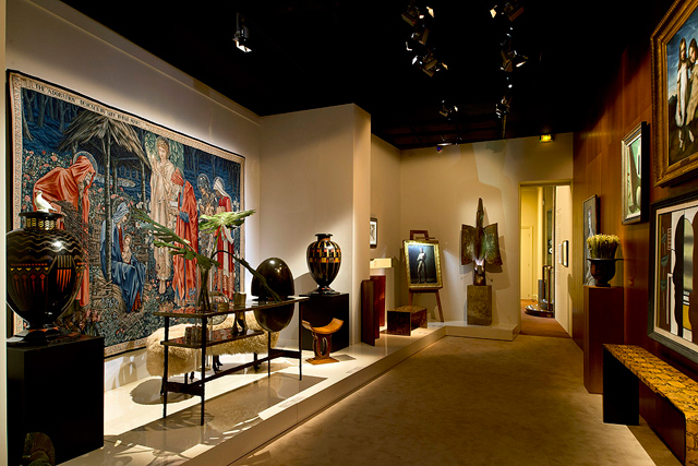 В Париже открывается выставка из личных коллекций Ива Сен-Лорана и Жака Дусе (фото 1)