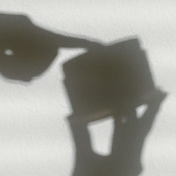 Для увлажнения, сияния и восстановления: легкие кремы на весну