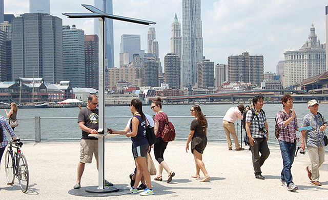 На улицах Нью-Йорка установят солнечные зарядные станции (фото 3)