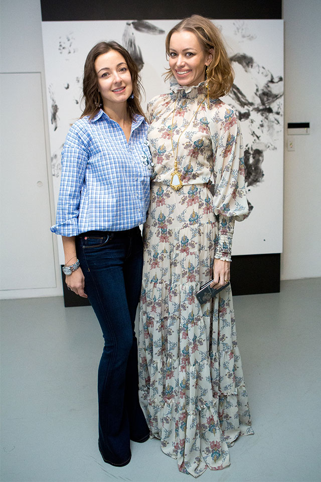 Ирина Вольская и Анастасия Романцова Открытие выставки Gravity (фото 8)