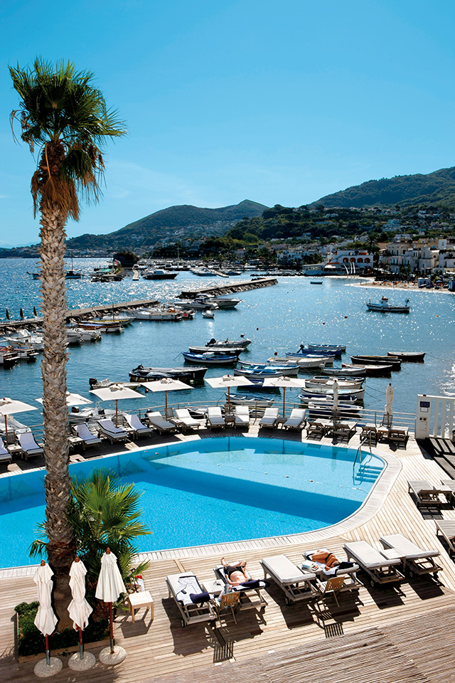 Как в кино: отель L'Albergo della Regina Isabella на острове Искья (фото 4)