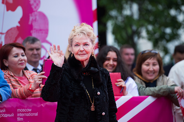 Ирина Скобцева Гости на премьере ММКФ-2014 (фото 10)
