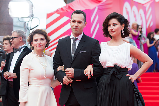 Михаил Идов с супругой и Софико Шеварднадзе Гости на премьере ММКФ-2014 (фото 3)