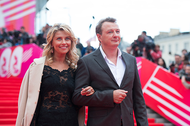 Марат Башаров с супругой Гости на премьере ММКФ-2014 (фото 26)
