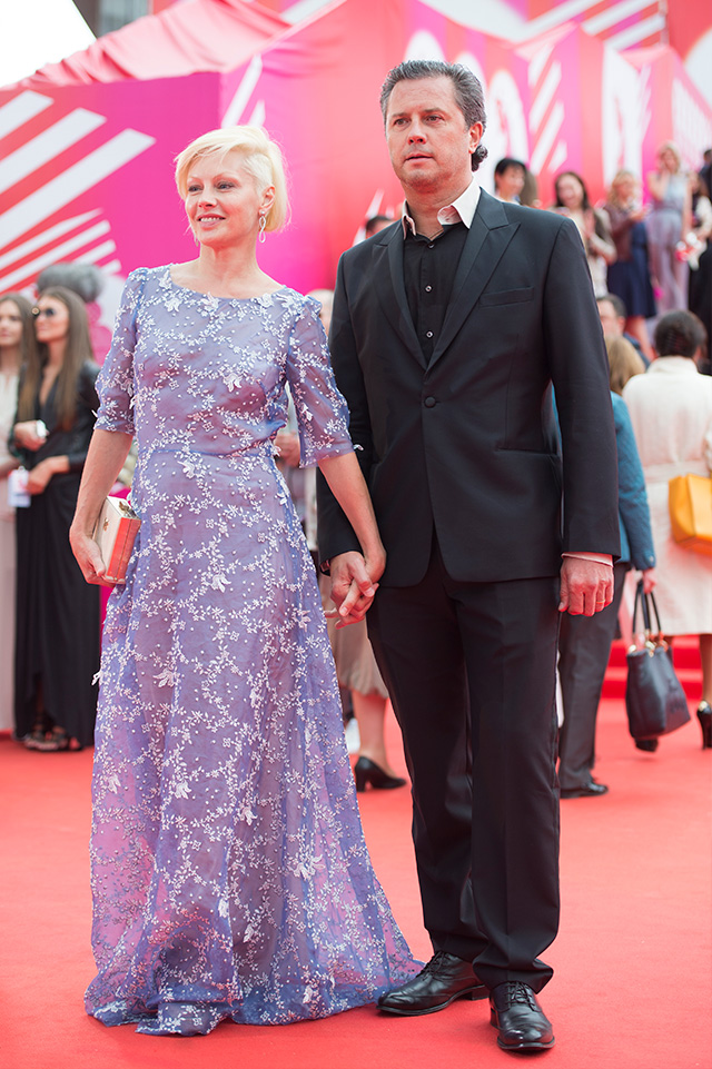 Алена Бабенко с супругом Гости на премьере ММКФ-2014 (фото 28)