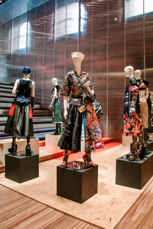 Сюрприз от Prada: часть осенней коллекции появилась в продаже (фото 1)