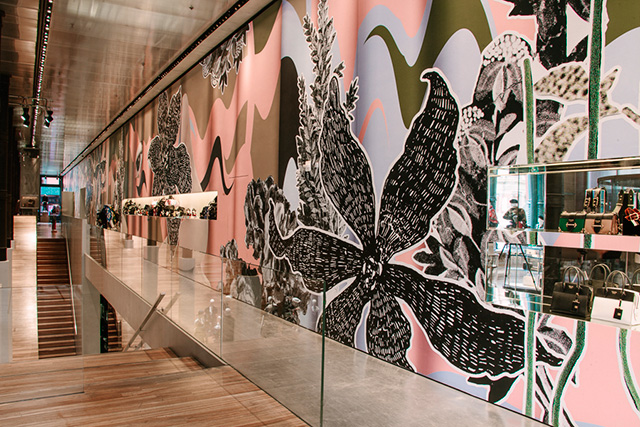 Сюрприз от Prada: часть осенней коллекции появилась в продаже (фото 2)