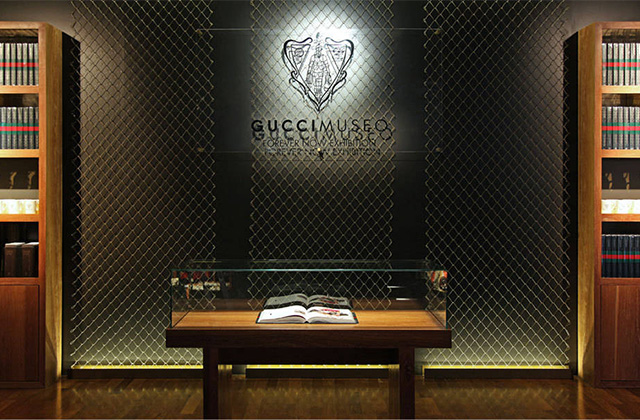 Как модные бренды искусство реставрируют (фото 5)