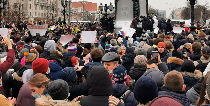 В Москве более 20 тысяч человек вышли на акцию в поддержку Алексея Навального