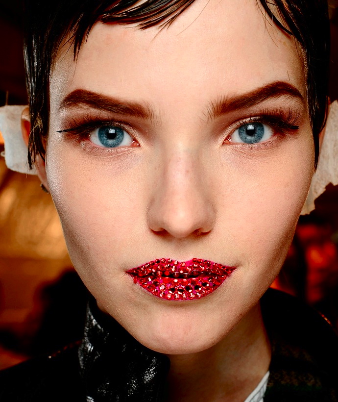 Сказочная героиня на показе Dior Couture (фото 1)