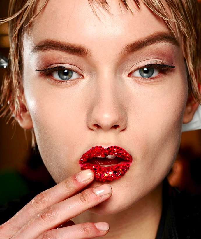 Сказочная героиня на показе Dior Couture (фото 5)