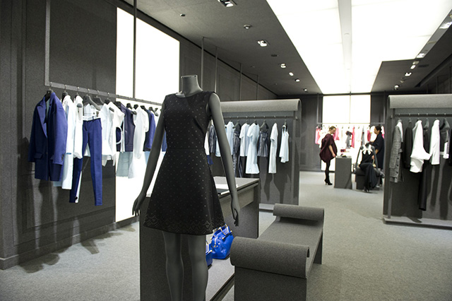 Презентация в парижском бутике Viktor & Rolf (фото 10)