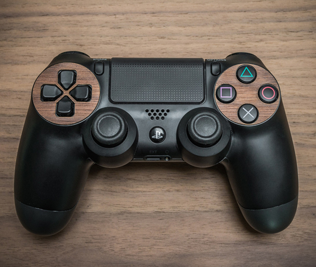 Объект желания: деревянные XBox One и Playstation 4 от Balolo (фото 2)