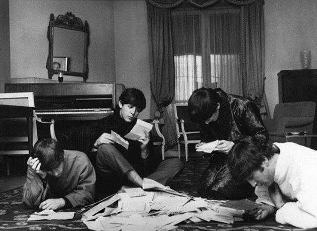 Выставка фотографий The Beatles в Four Seasons Hotel George V (фото 3)