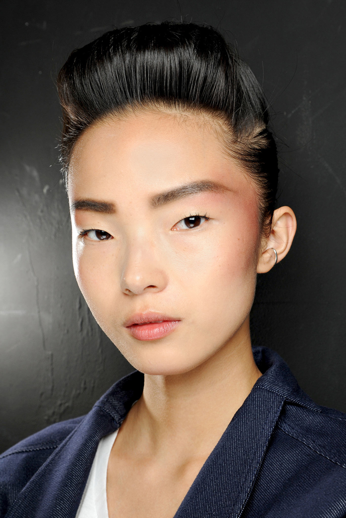 Красота в деталях: макияж будущего на показе Chanel Couture (фото 6)