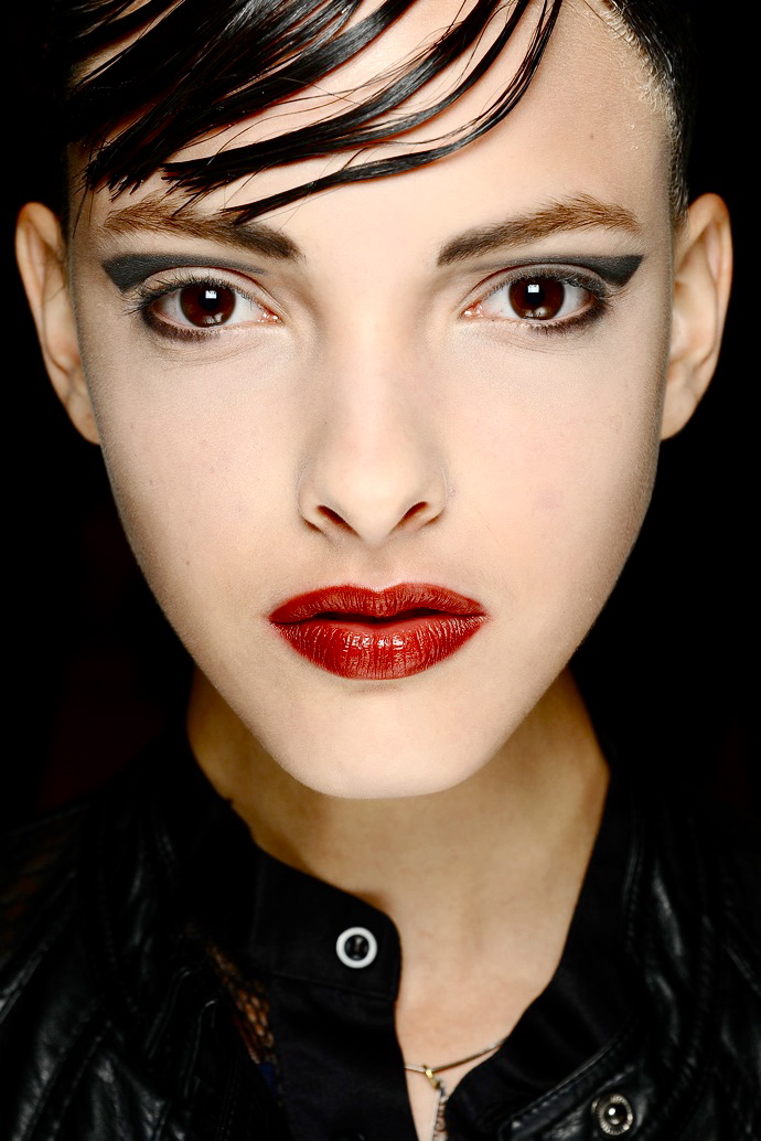 Восточная графика на показе Armani Privé (фото 1)