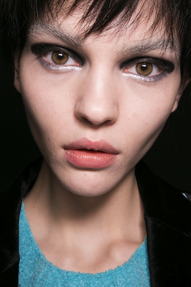 Красота в деталях: образы с показа Emporio Armani (фото 1)