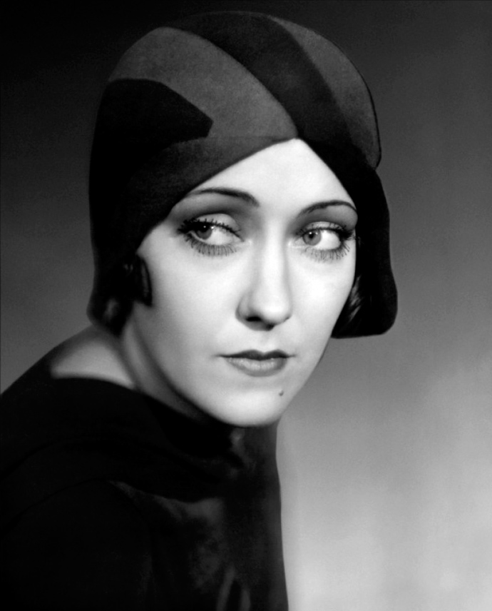 Глория Свэнсон Глория Свэнсон