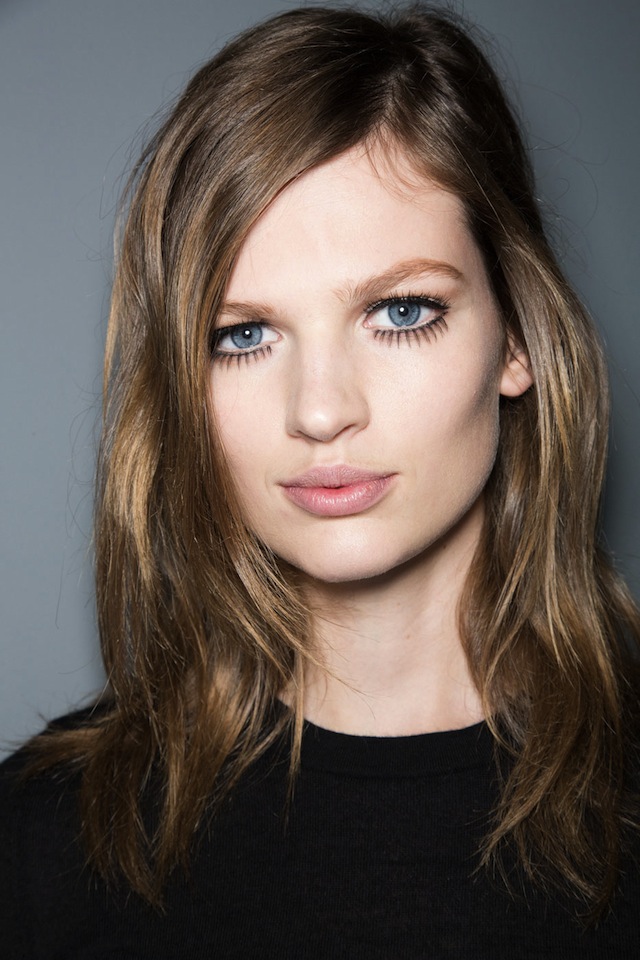 Красота в деталях: макияж глаз в духе 60-х на показе Gucci (фото 4)