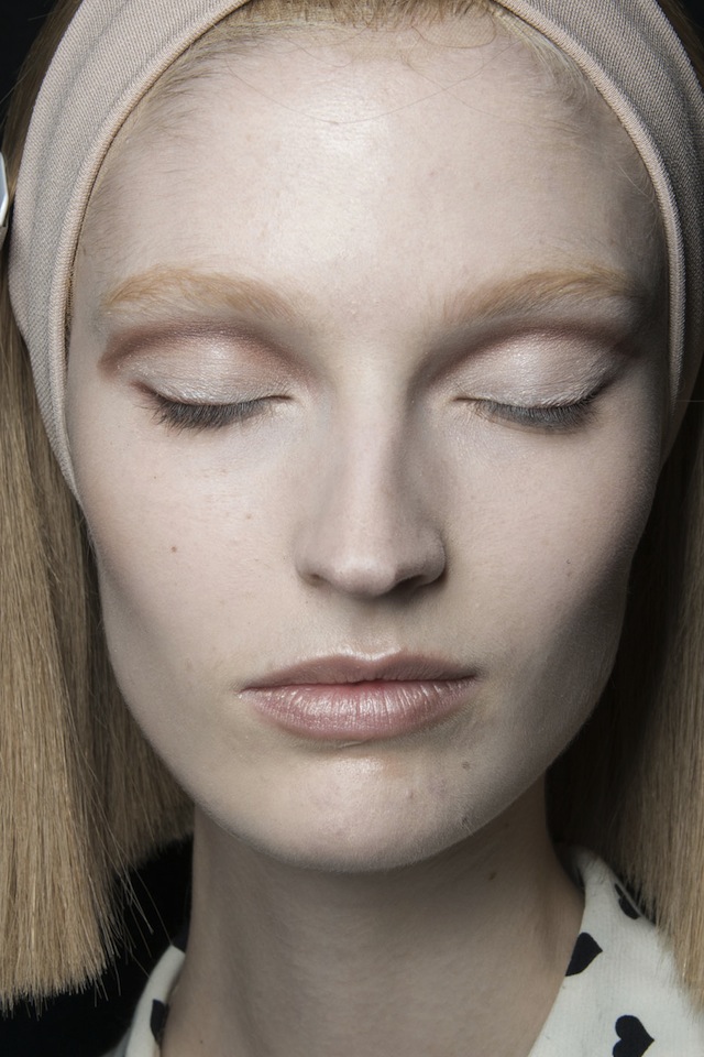 Красота в деталях: образы с показа Marc Jacobs (фото 1)