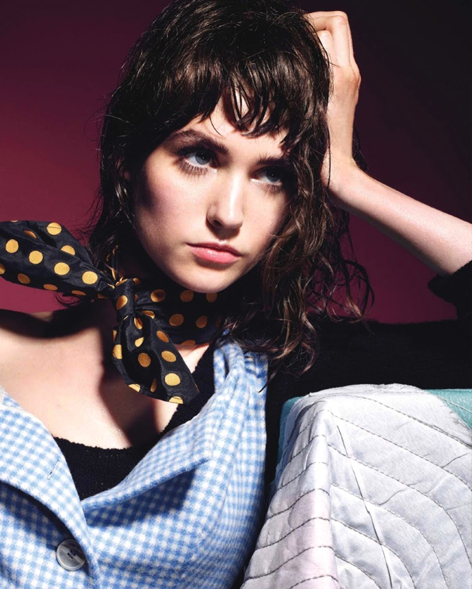 Тенденция: свободная укладка с челкой (фото 1)