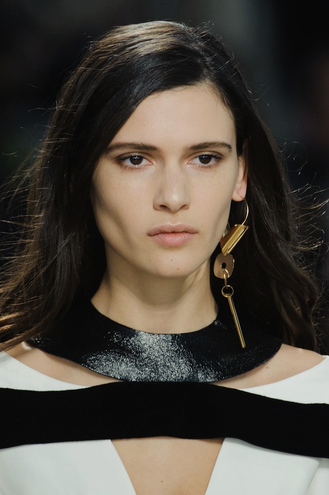 Красота в деталях: Valentino, Louis Vuitton, Miu Miu (фото 2)