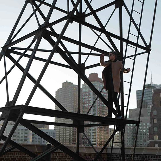 One Man, 1,000 Lives One Man, 1,000 Lives