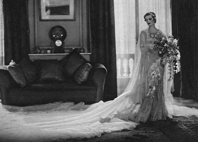 Платье Маргарет Уигхэм, дизайнер — Норман Хартнелл, 1933 год Подвенечное платье Кейт Мосс и других звезд в Музее Виктории и Альберта (фото 1)