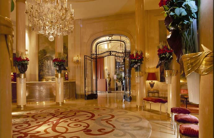 Отель Plaza Athénée отмечает 100-летие (фото 4)