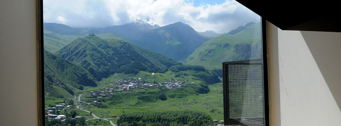 Грузия: дизайнерский отель Rooms в горах Казбеги (фото 14)