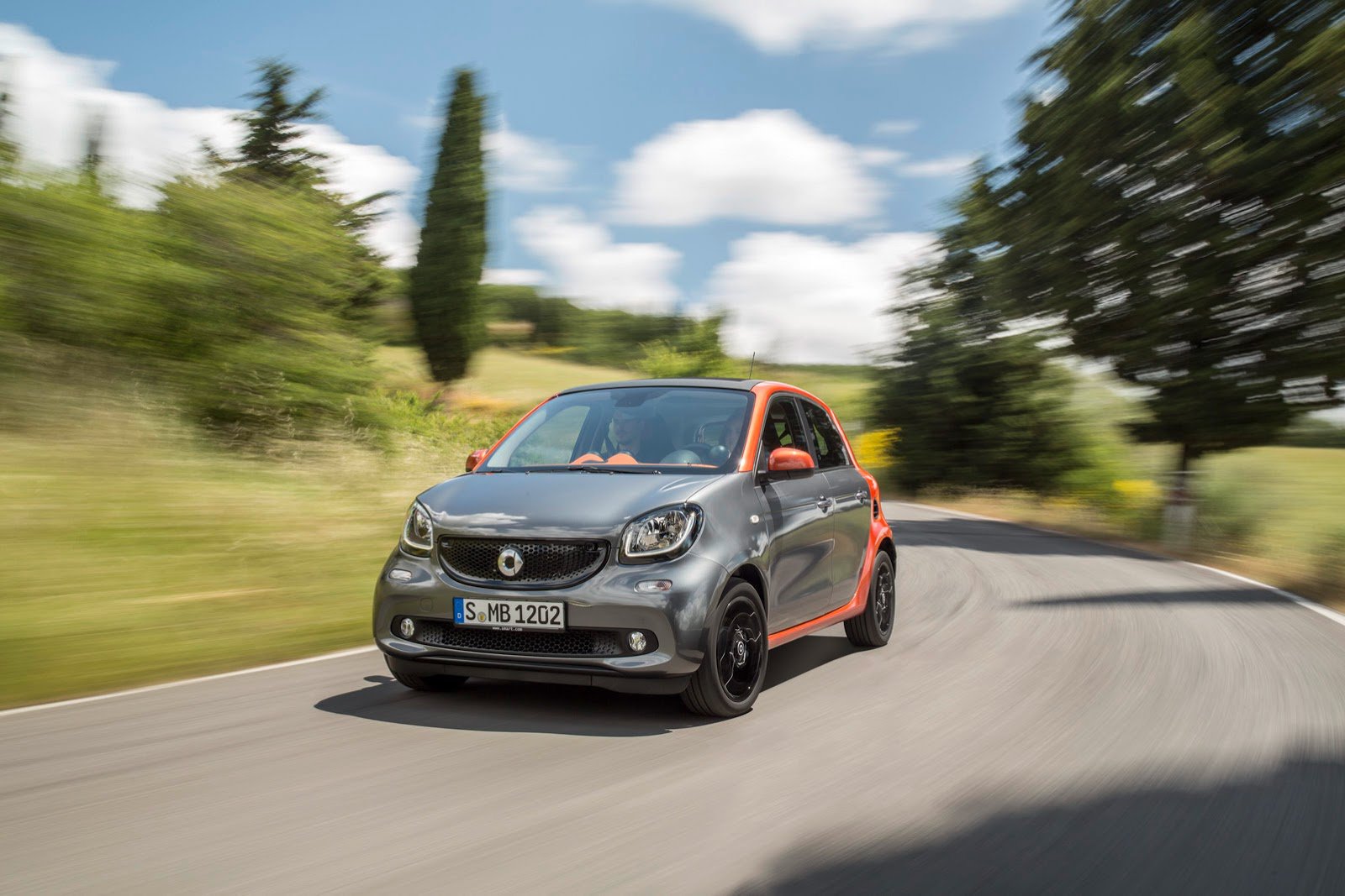 Новые мини-кары ForTwo и ForFour от компании Smart (фото 1)
