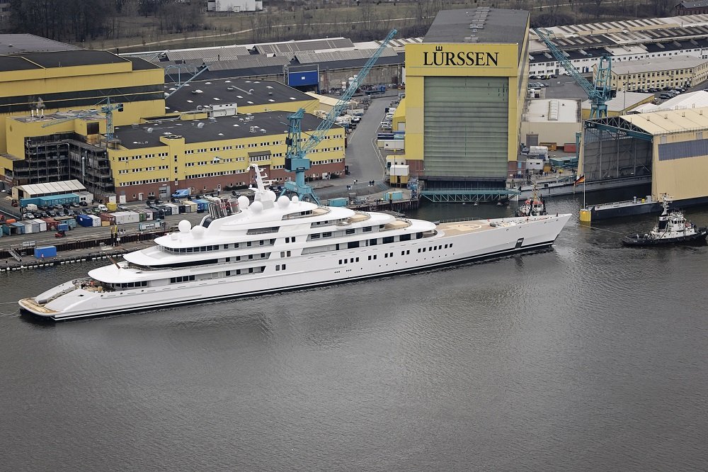 Компания Lürssen выпустила самую большую яхту в мире (фото 2)
