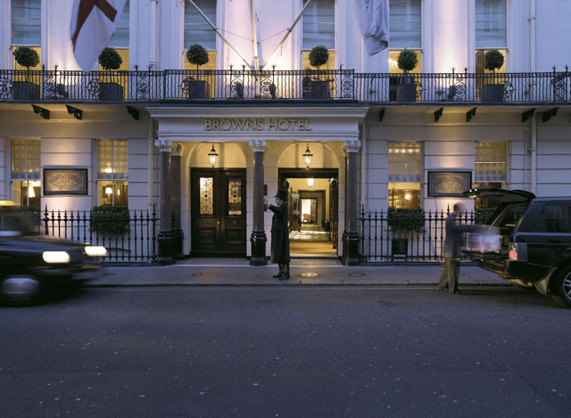 Почему вам нужно побывать в лондонском отеле Brown's? (фото 1)