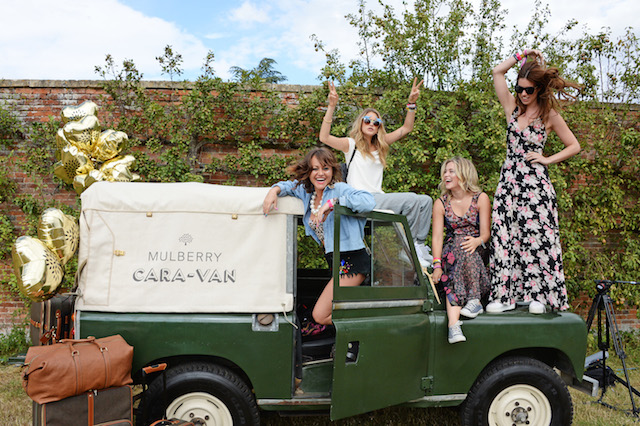 Светский пикник Mulberry и Кары Делевинь (фото 2)