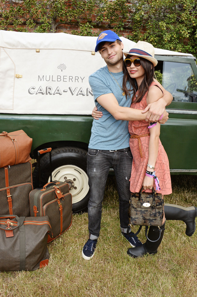 Светский пикник Mulberry и Кары Делевинь (фото 1)