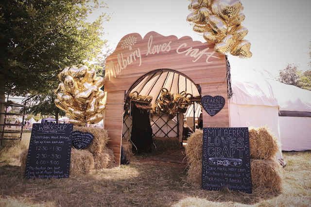 Светский пикник Mulberry и Кары Делевинь (фото 3)