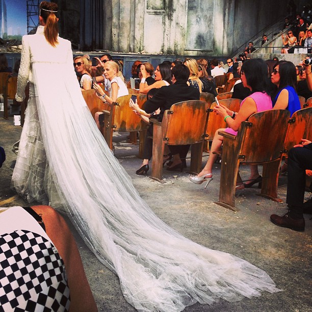 Instagram-мания: неделя высокой моды в Париже (фото 12)