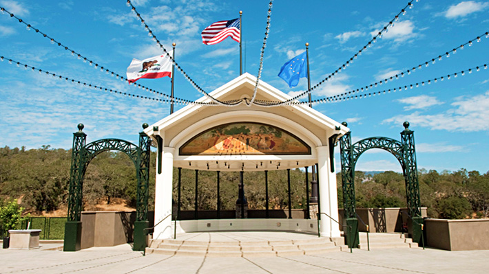 Фрэнсис Форд Кополла открывает винный парк (фото 1)