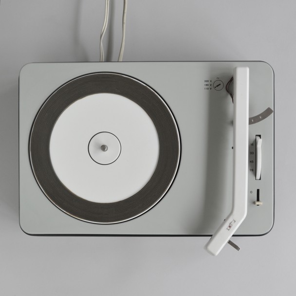 Коллекция техники Braun в бутике Paul Smith (фото 5)