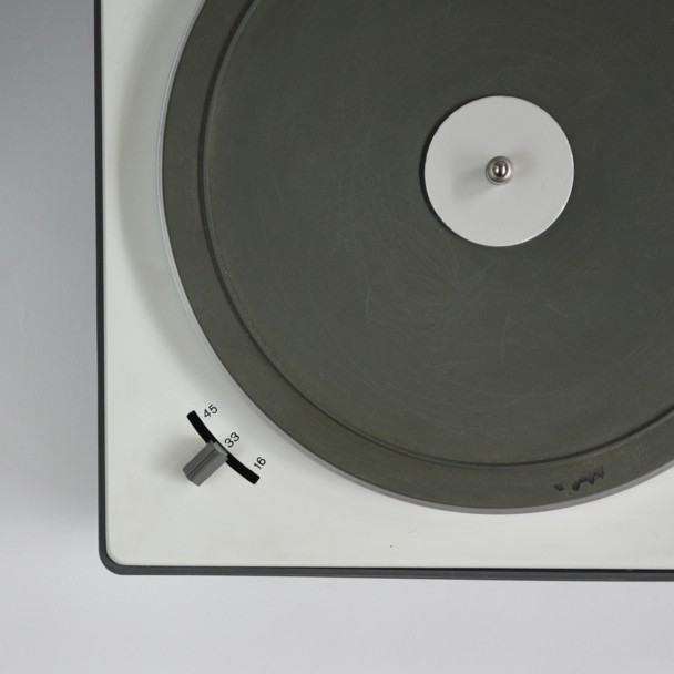 Коллекция техники Braun в бутике Paul Smith (фото 7)