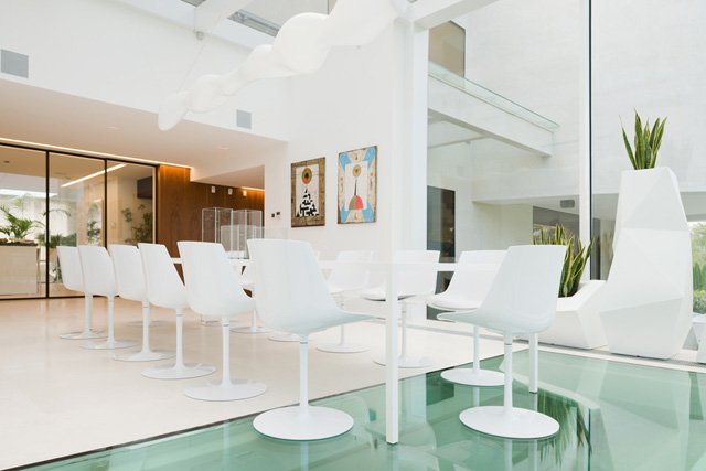 Летающая тарелка: необычная вилла под Москвой (фото 5)