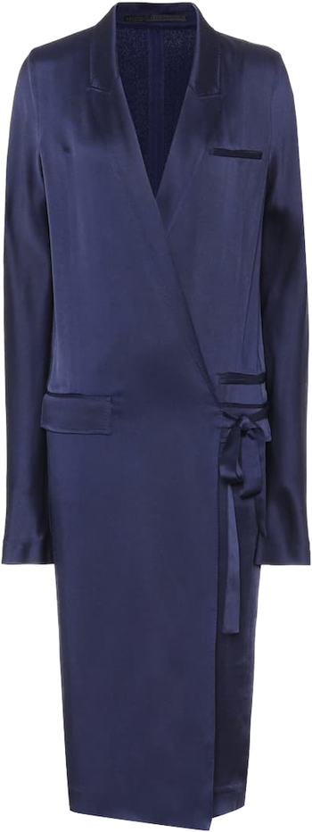 Как жить в эпоху повышенной тревожности? Рекомендация Pantone: в оттенке classic blue (фото 7)