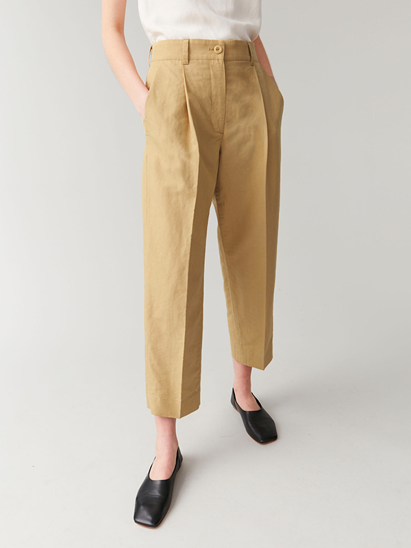 Готовимся к выходу после изоляции. Вот 20 реабилитационных брюк — суперудобных, как пижама (фото 1)