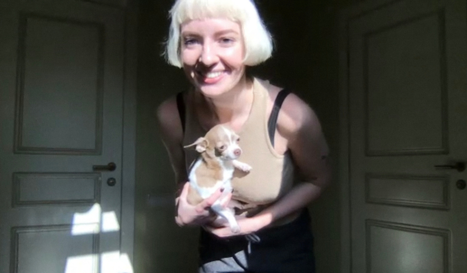 Как проходит самоизоляция у людей, работа которых связана с общением (фото 14)