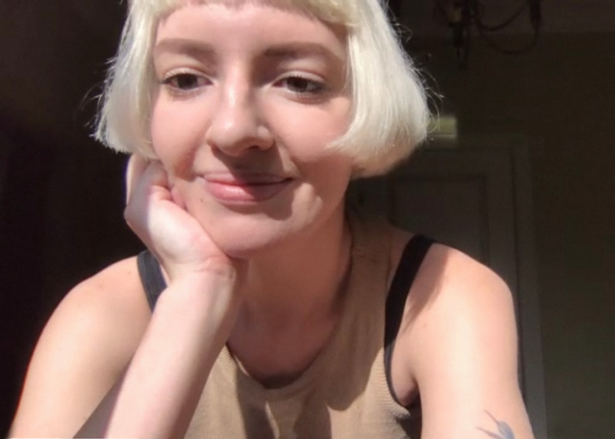 Как проходит самоизоляция у людей, работа которых связана с общением (фото 13)