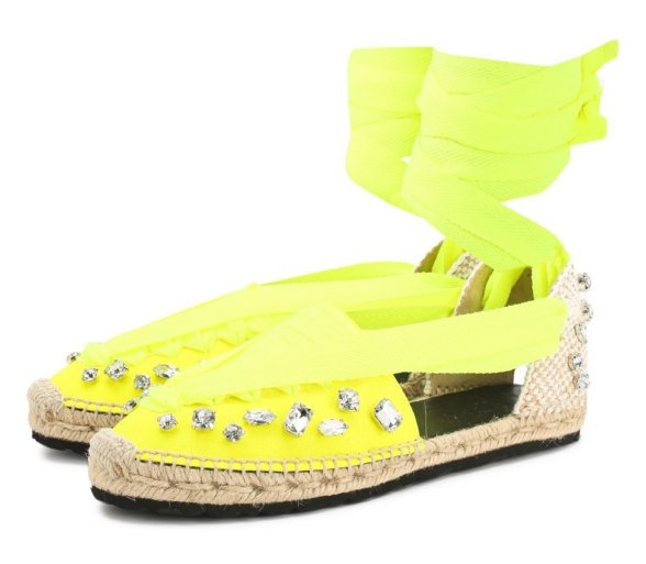 Собираемся на пляж: полотенца, купальники, сумки и активные игры на воздухе (фото 11)