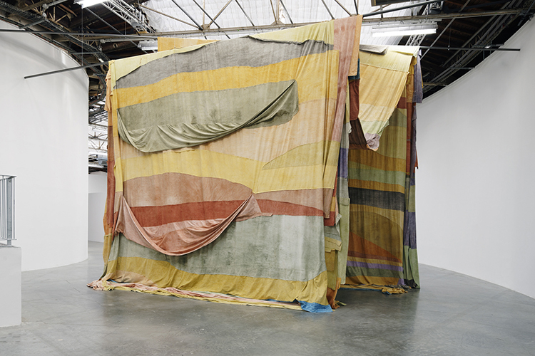 Андрей Артемов и Уфа. Признание в любви родным местам в коллекции WOS весна-лето 2021 (фото 19)