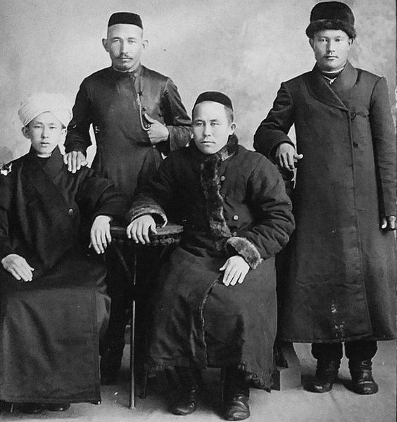 Андрей Артемов и Уфа. Признание в любви родным местам в коллекции WOS весна-лето 2021 (фото 9)