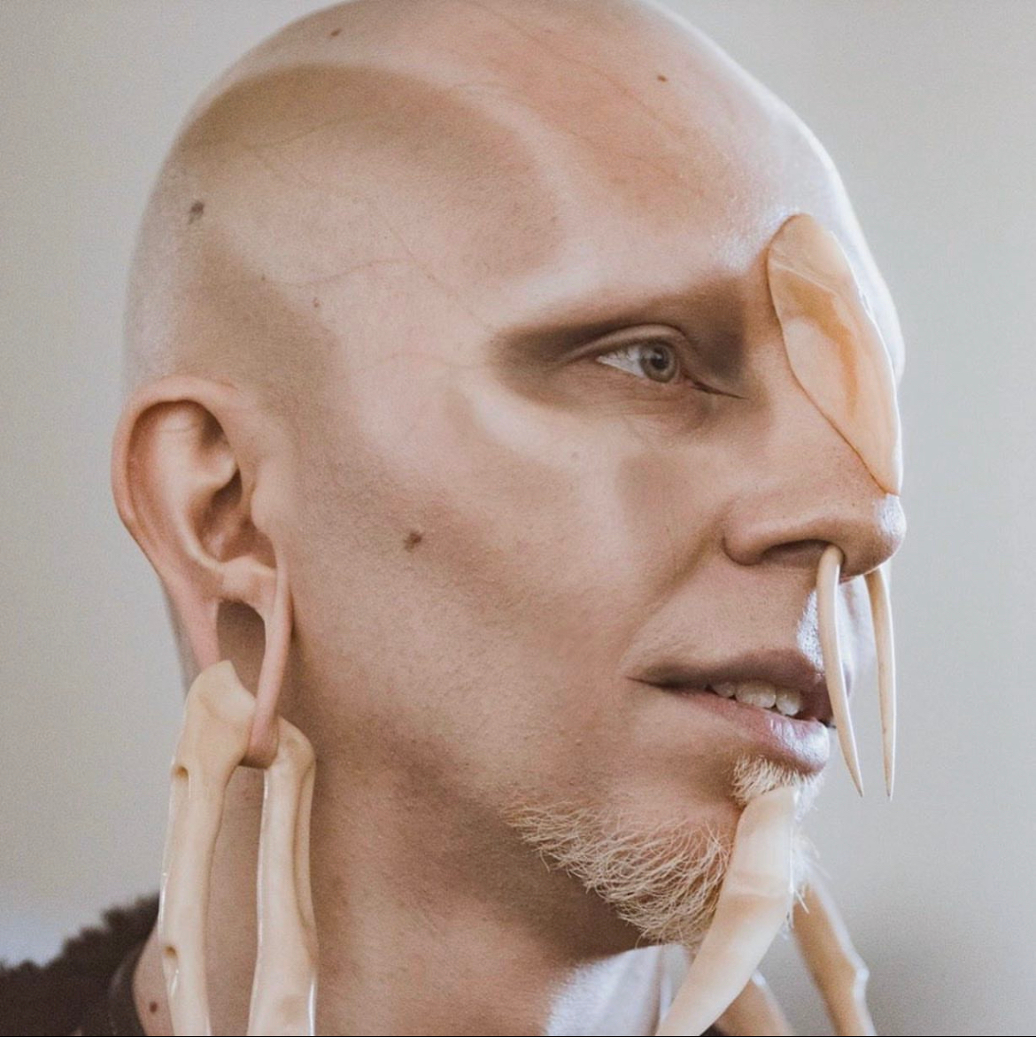 Страшно красиво: 4 образа для Хэллоуина от визажистов (фото 1)